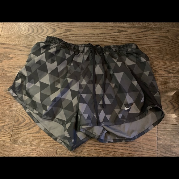 Nike running shorts - Picture 1 of 1